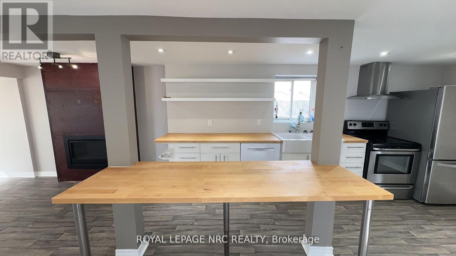 10 THOROLD ROAD - 25