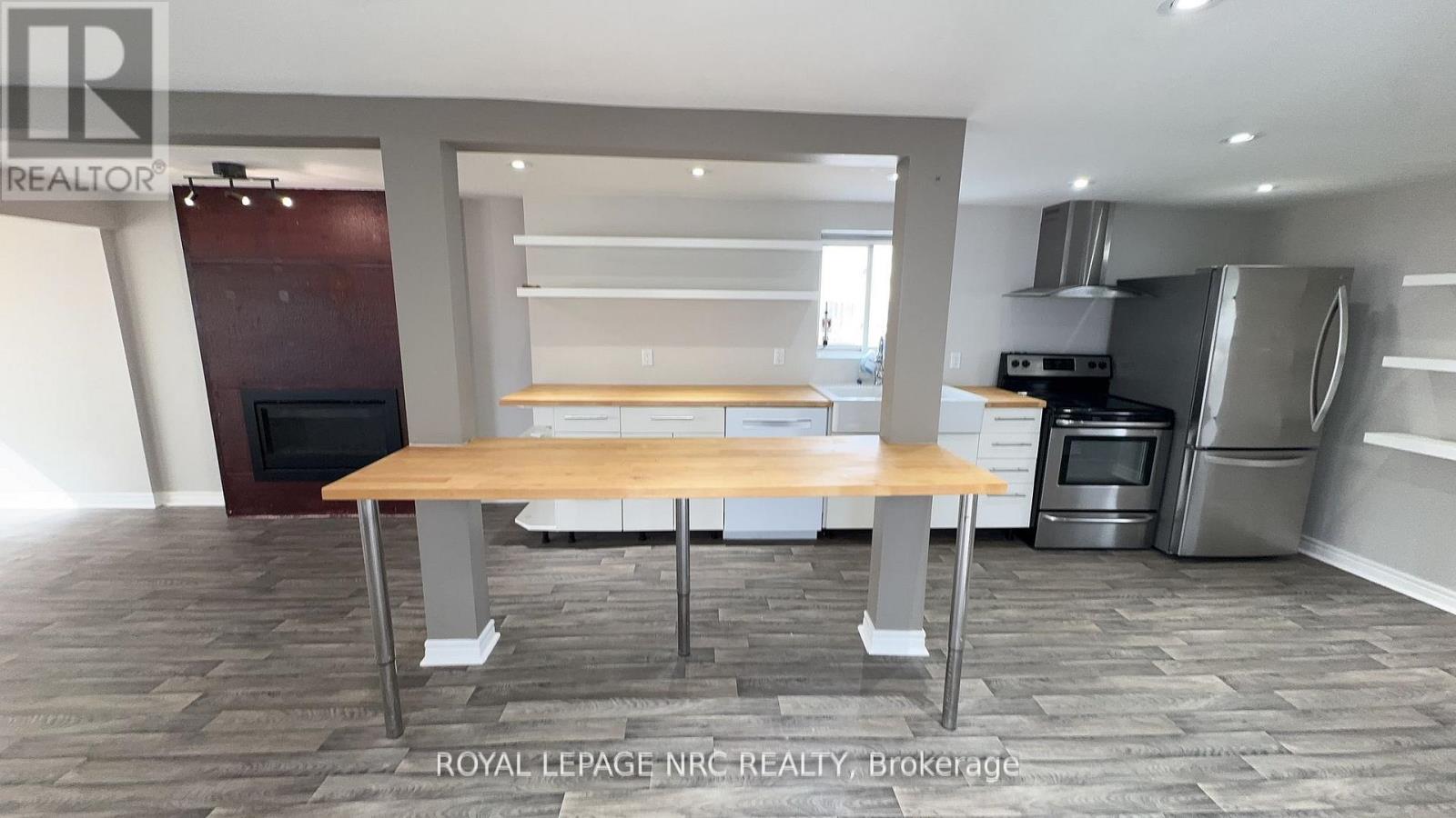 10 THOROLD ROAD - 26