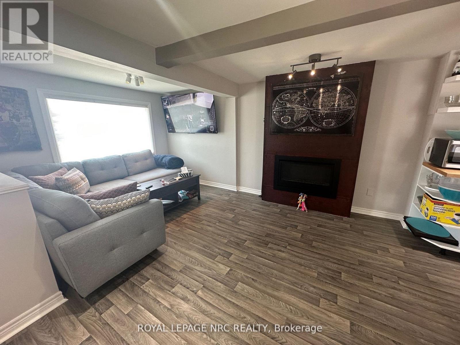 10 THOROLD ROAD - 6