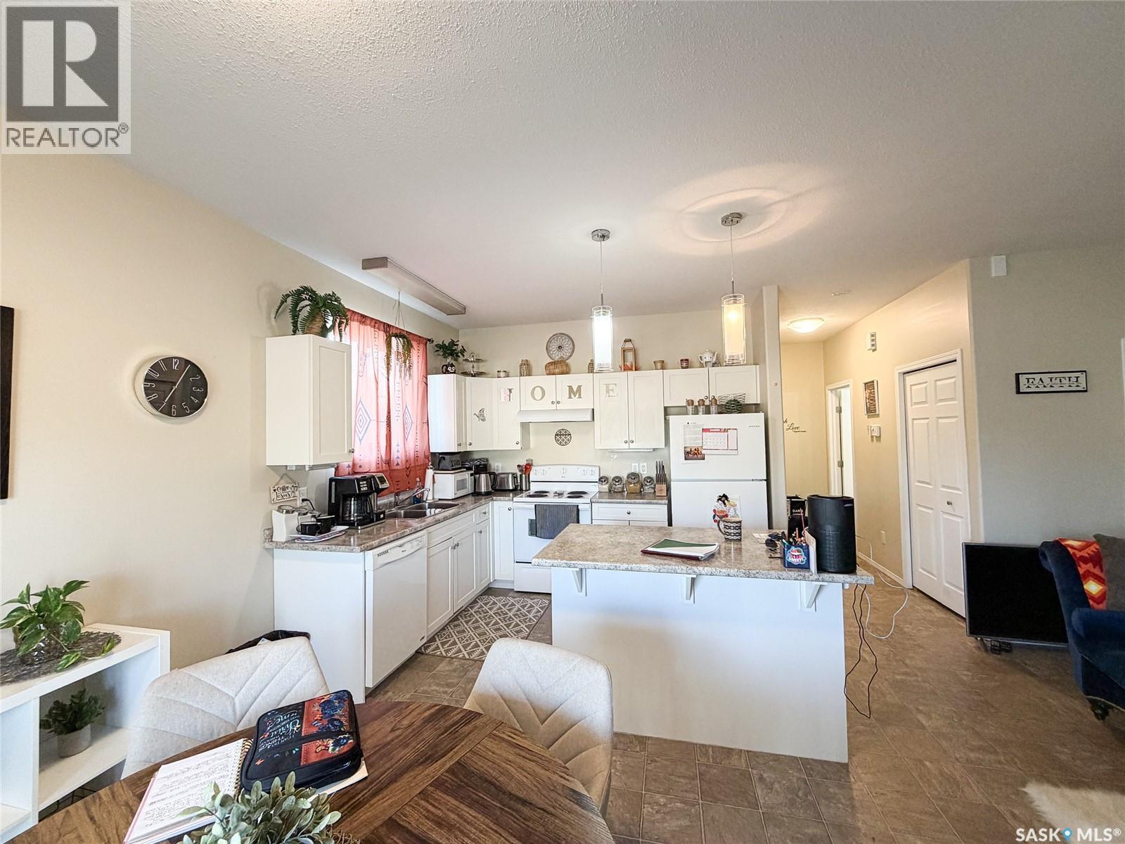 215 2nd STREET W - 7