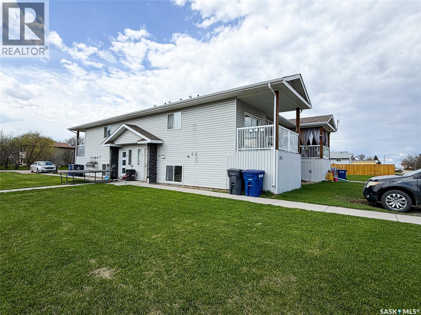 215 2nd STREET W - 1