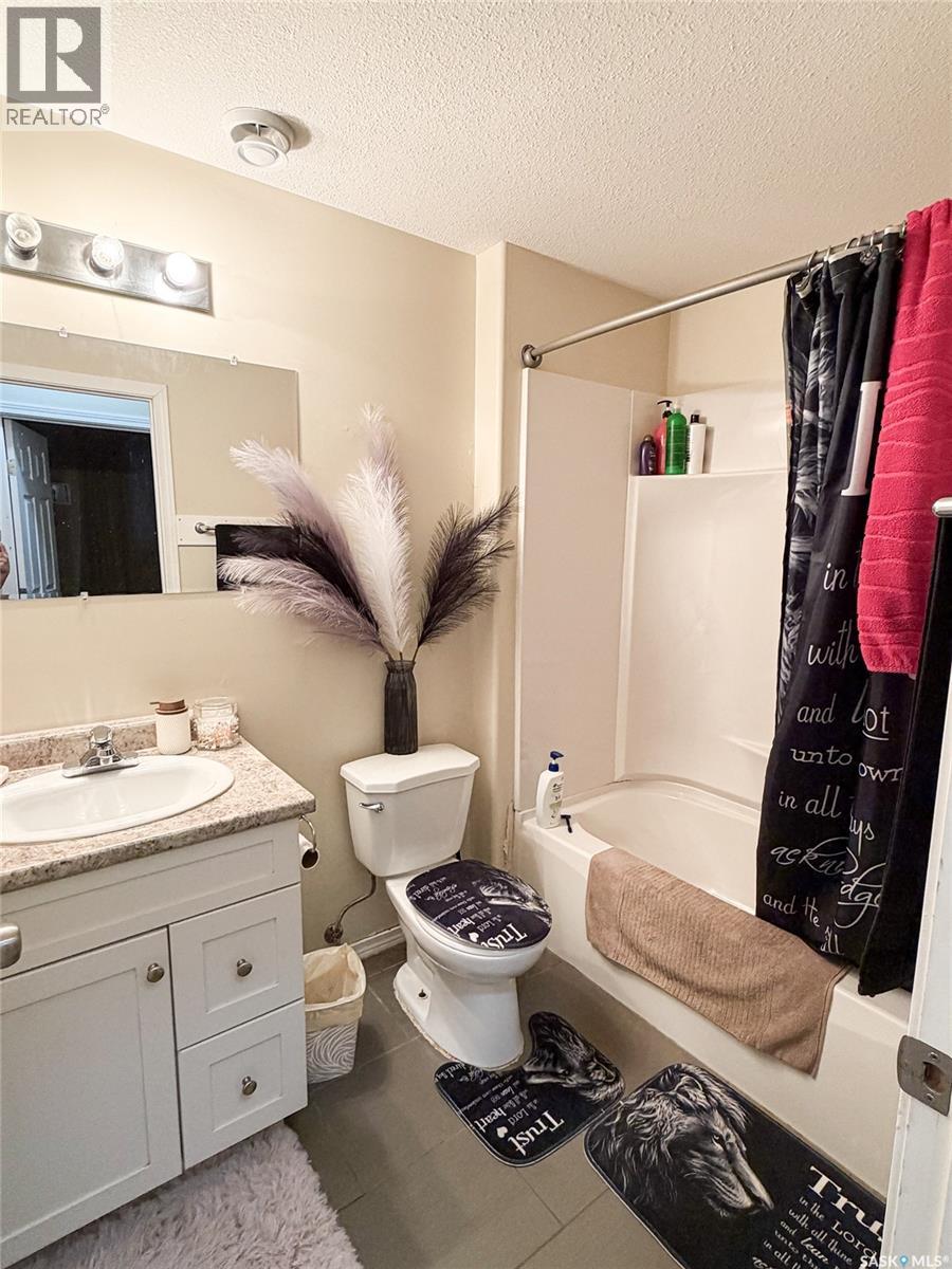 215 2nd STREET W - 14