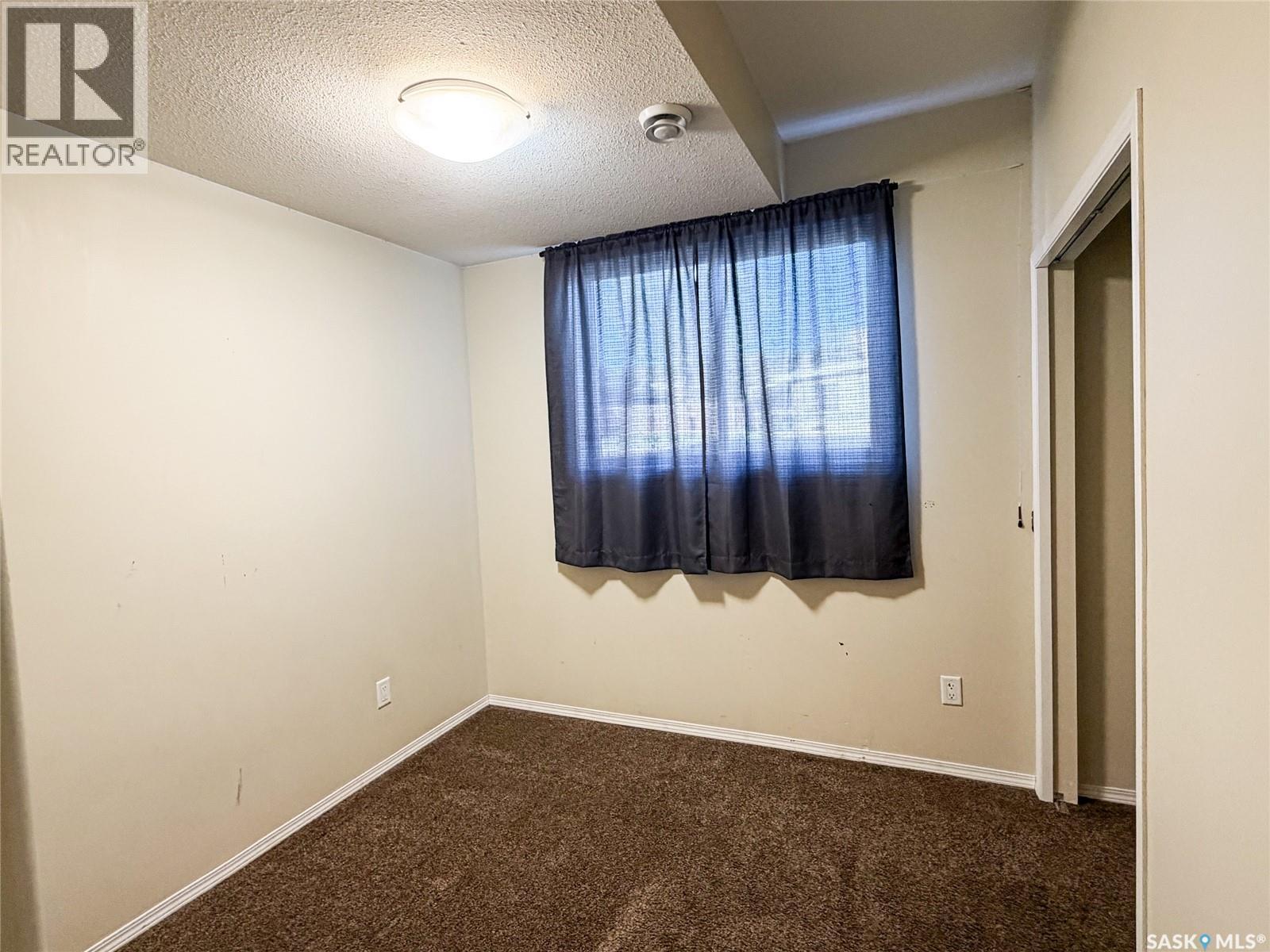 215 2nd STREET W - 12