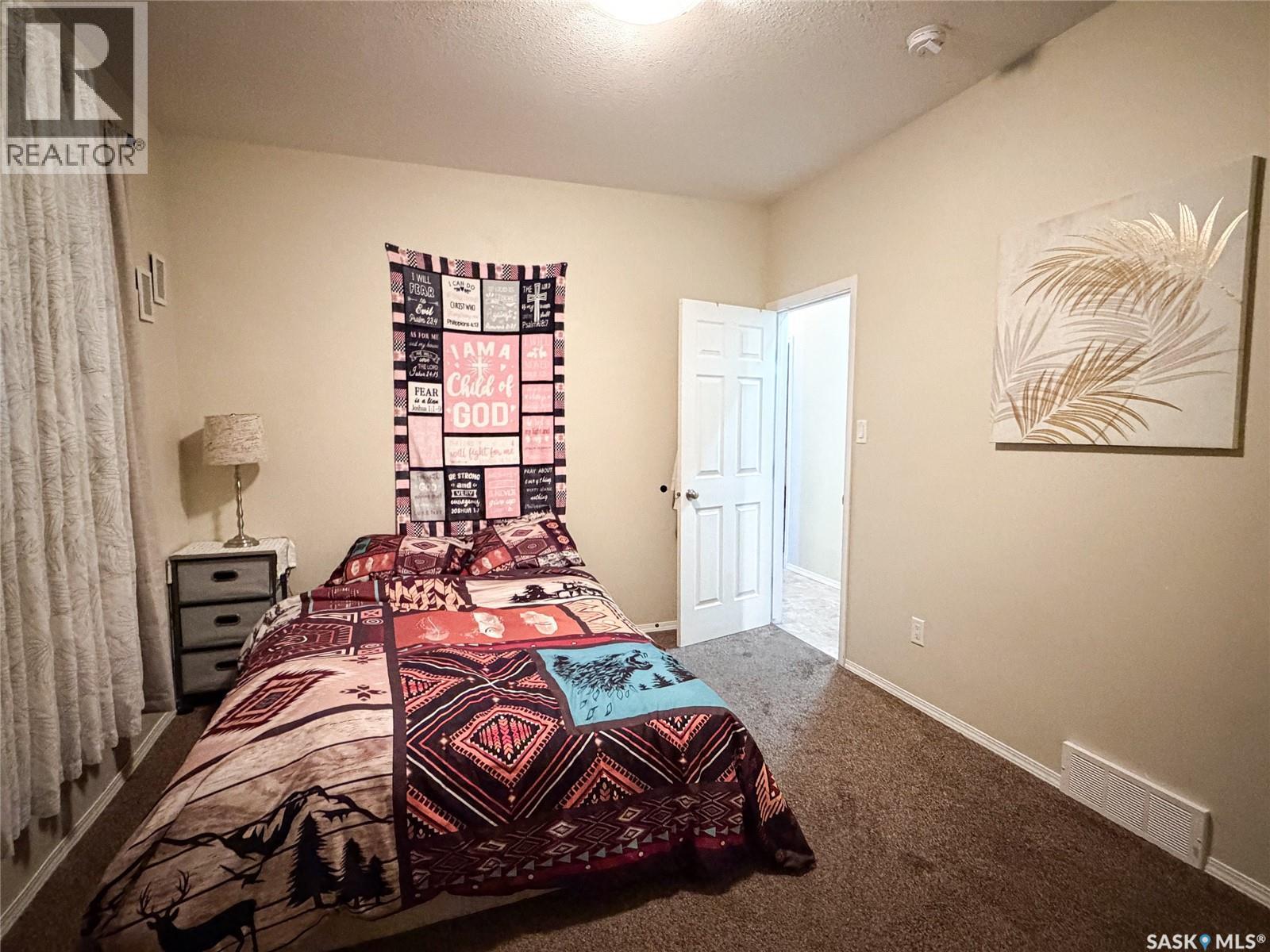 215 2nd STREET W - 11