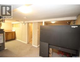 403 4th Street W, Shaunavon, SK S0N2M0 Photo 17