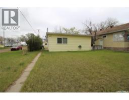 403 4th Street W, Shaunavon, SK S0N2M0 Photo 31