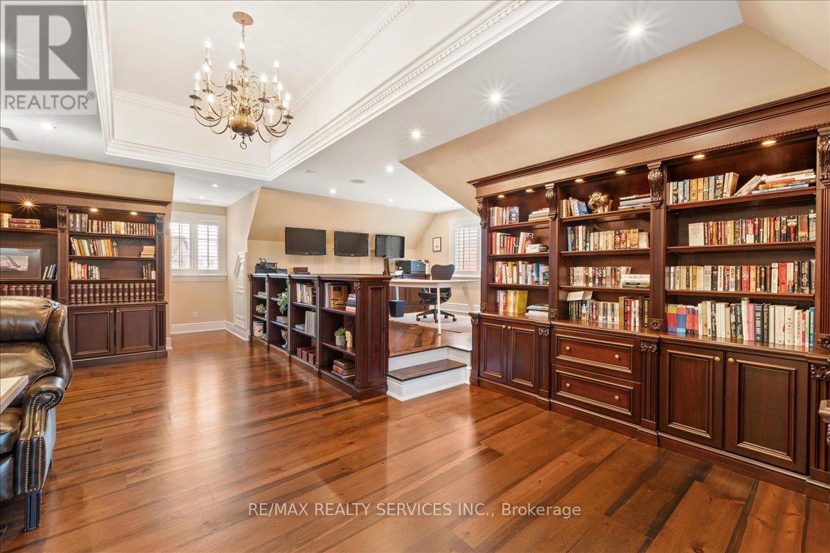 574 CONSERVATION DRIVE - 33