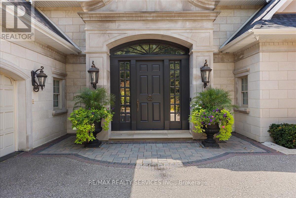 574 CONSERVATION DRIVE - 6