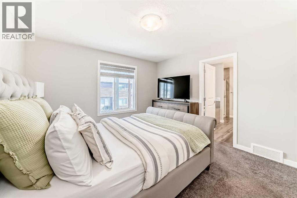 33 Sundown Avenue, Cochrane