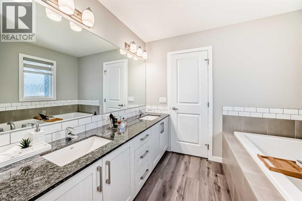 33 Sundown Avenue, Cochrane