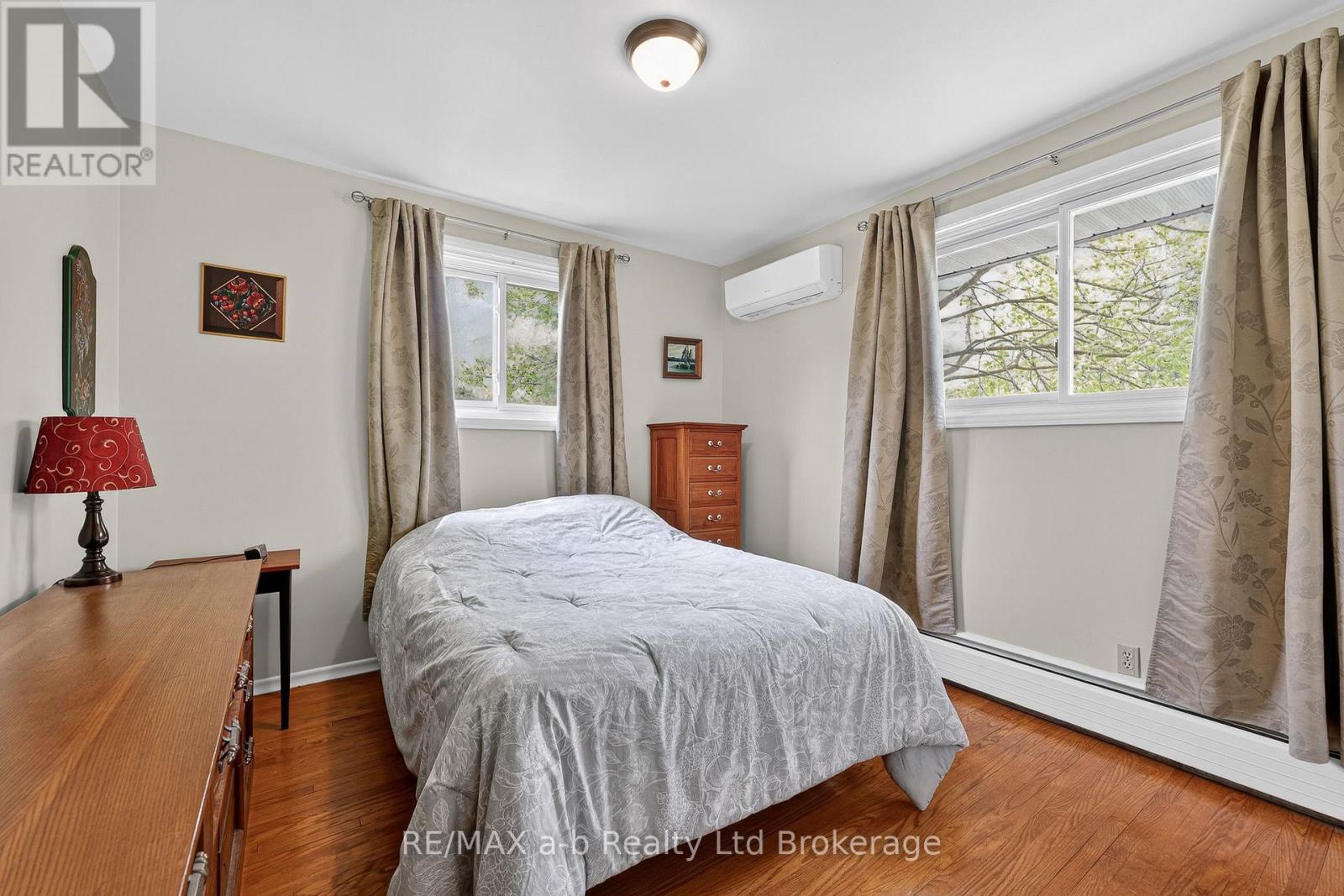 191 JOHN STREET - 12