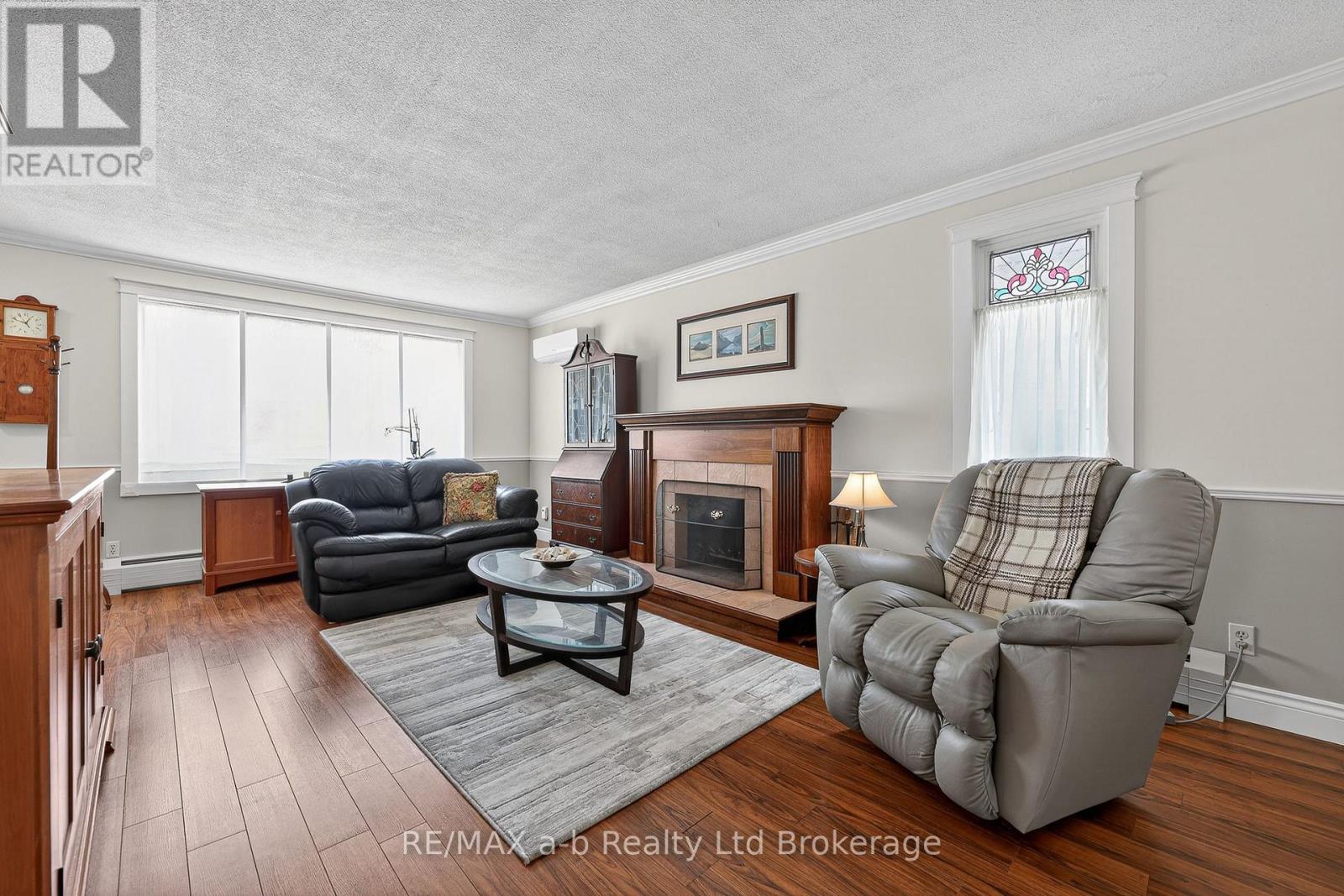 191 JOHN STREET - 9