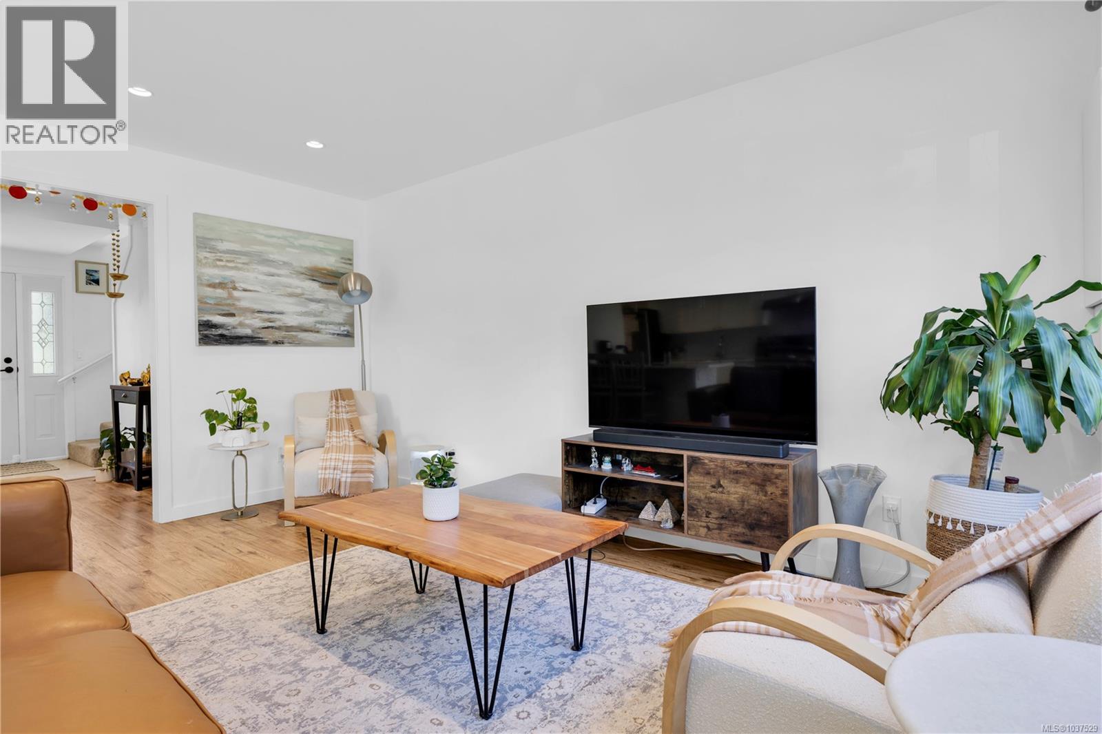 726A Kelly Rd, Colwood