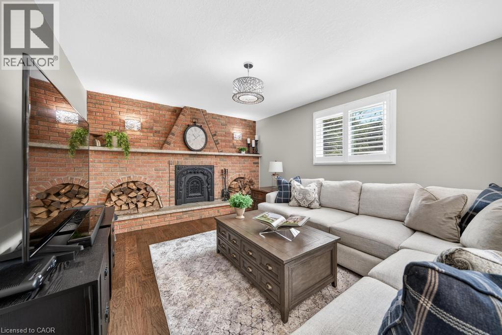 323 QUEEN VICTORIA Drive, Hamilton, Ontario, L8W1G6 — Photo 3