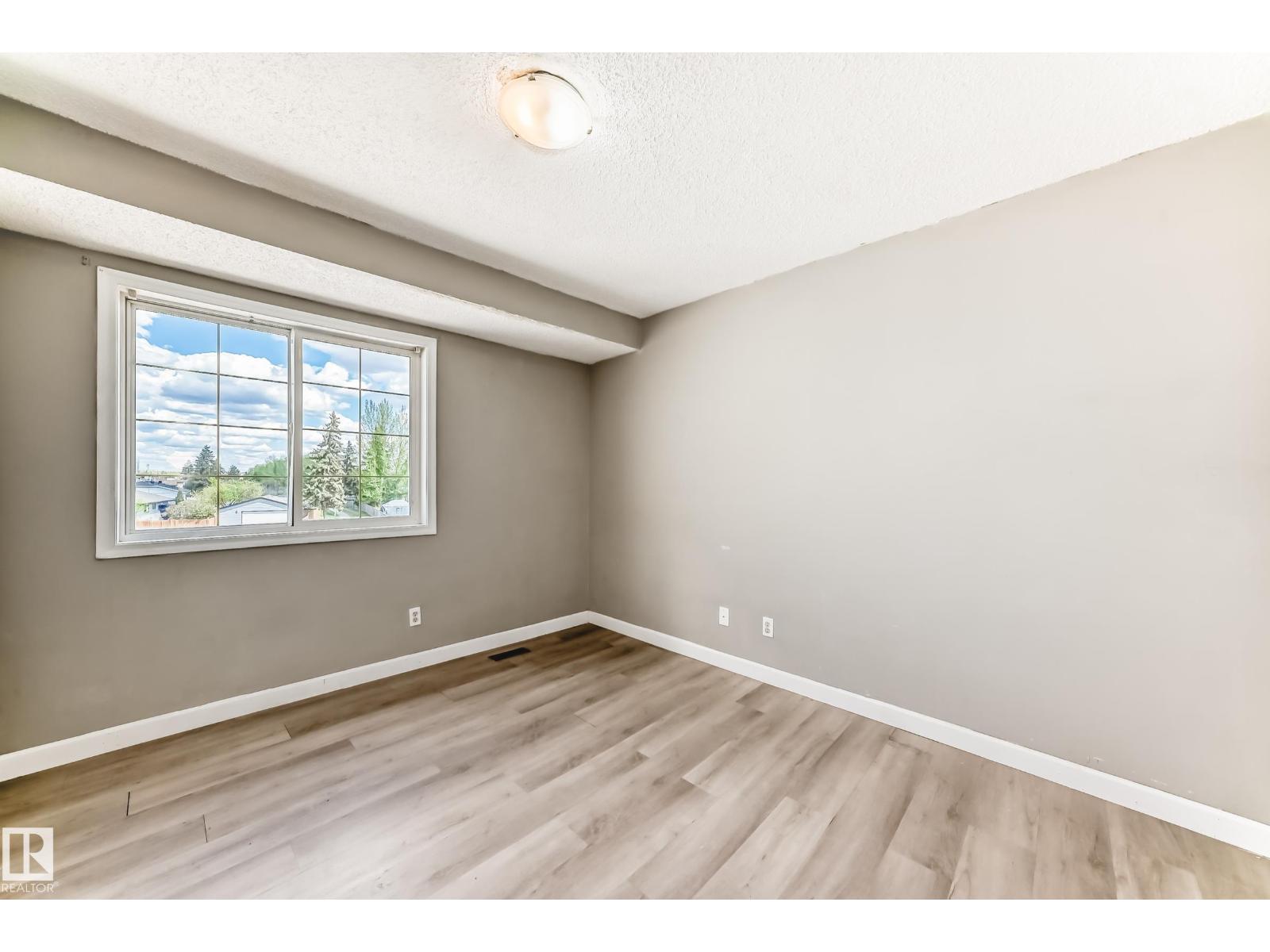 12615 47 ST NW - 20