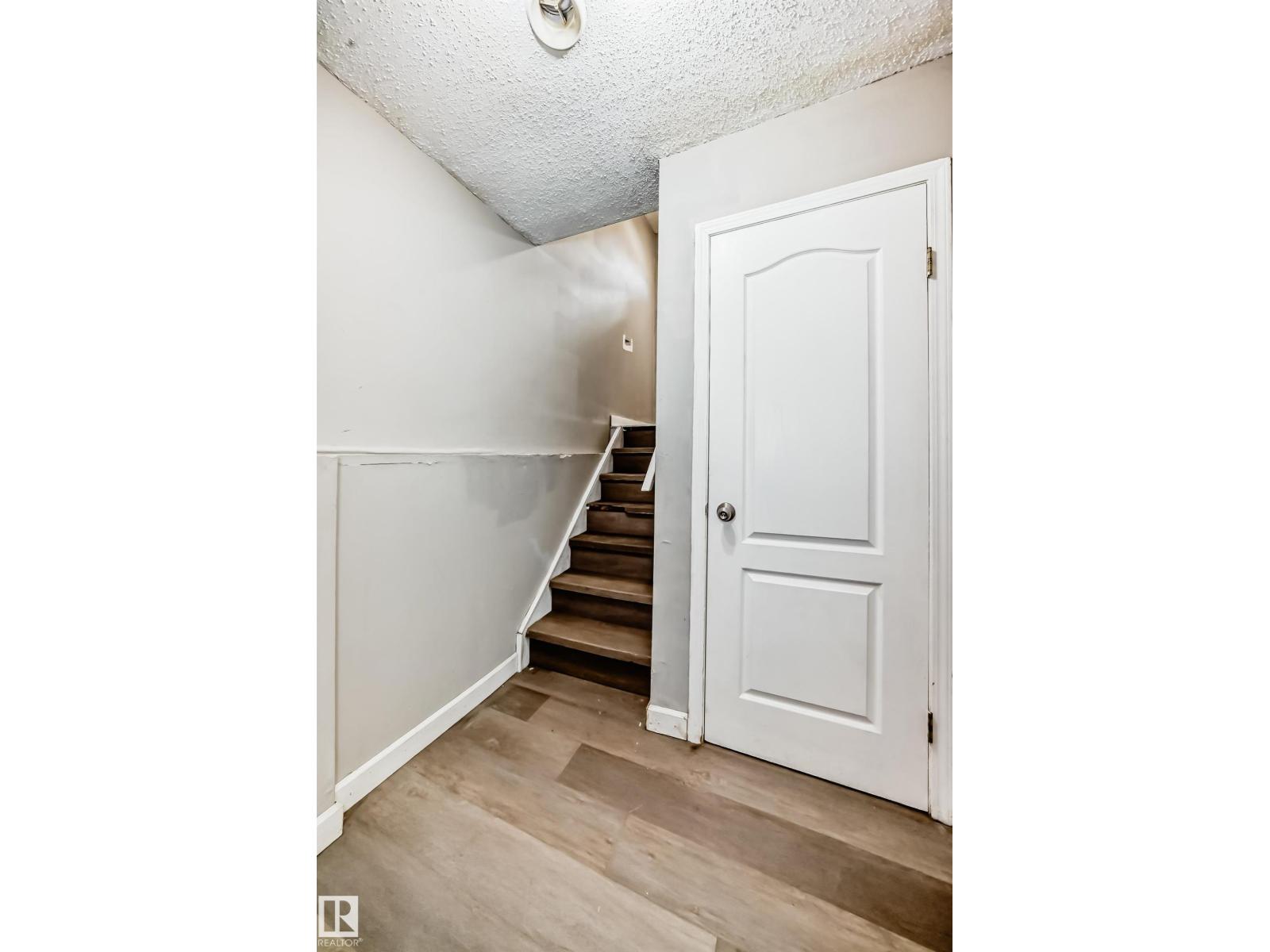 12615 47 ST NW - 35