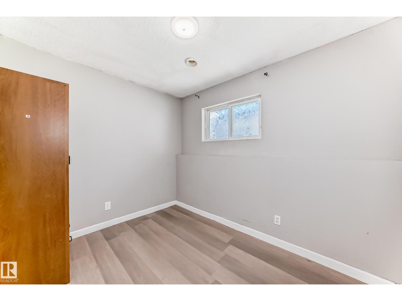 12615 47 ST NW - 36