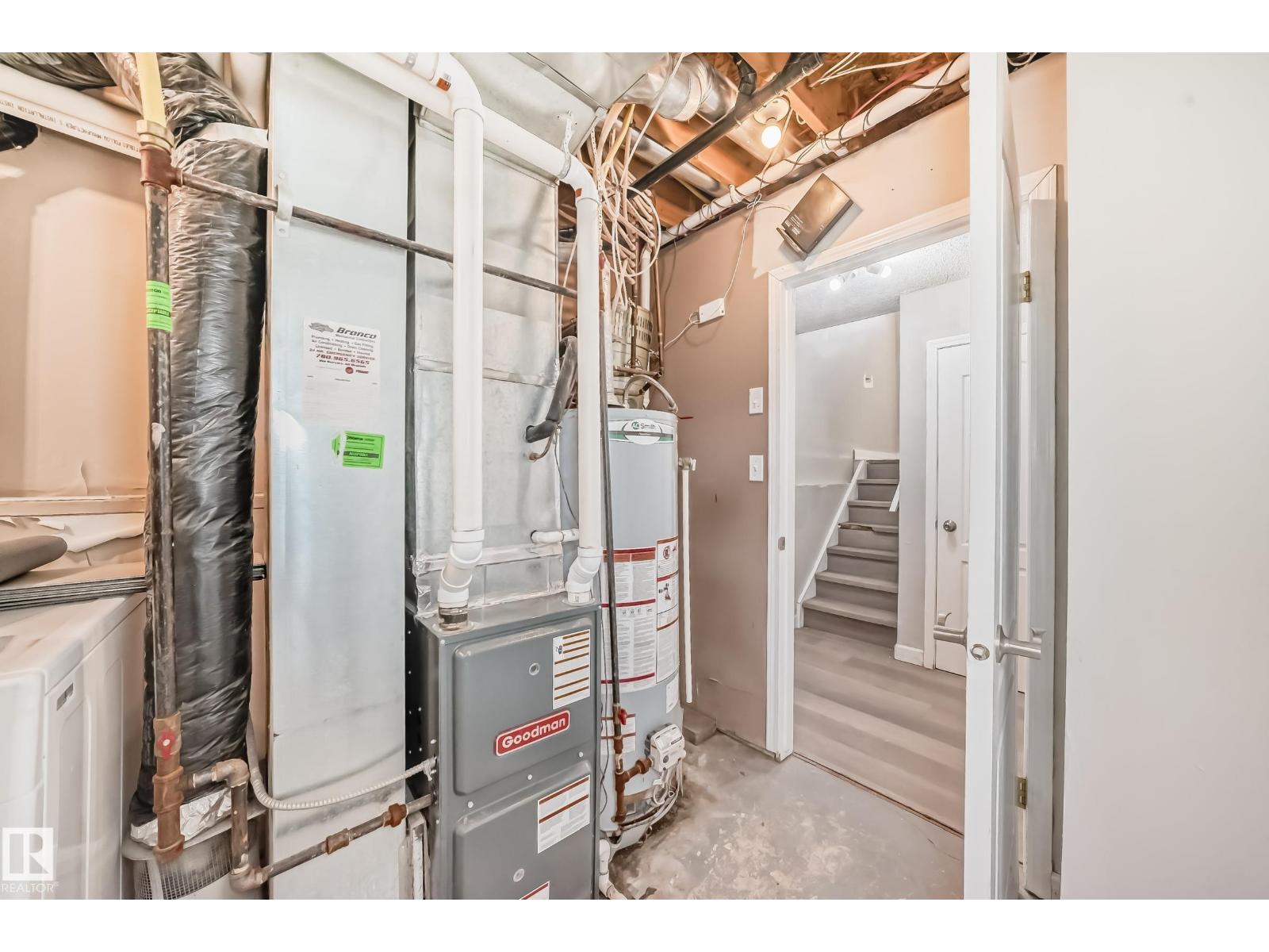 12615 47 ST NW - 40