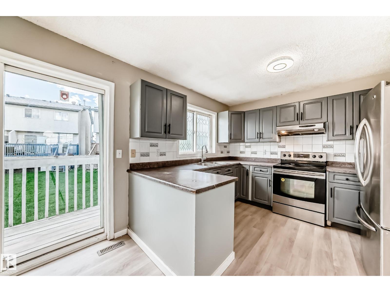 12615 47 ST NW - 6