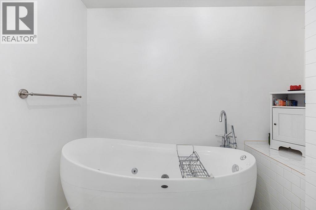 7189 GUELPH PLACE - 12