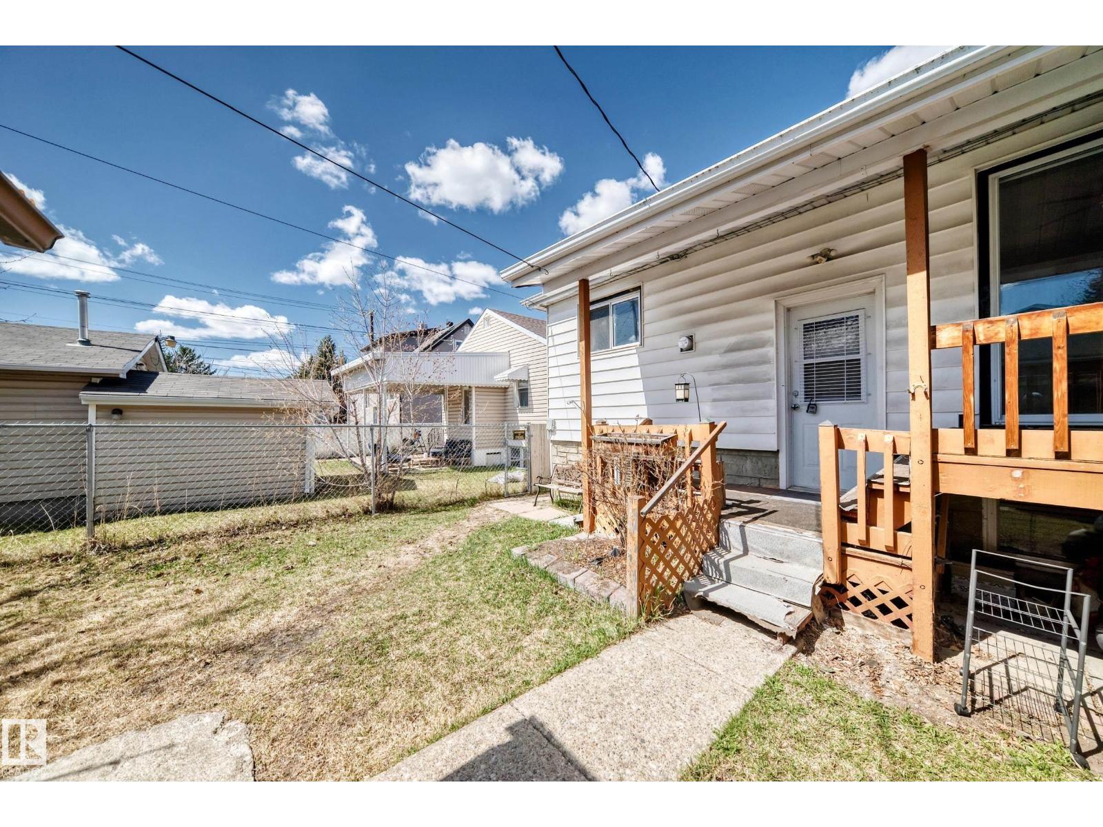 10837 65 AV NW - 59
