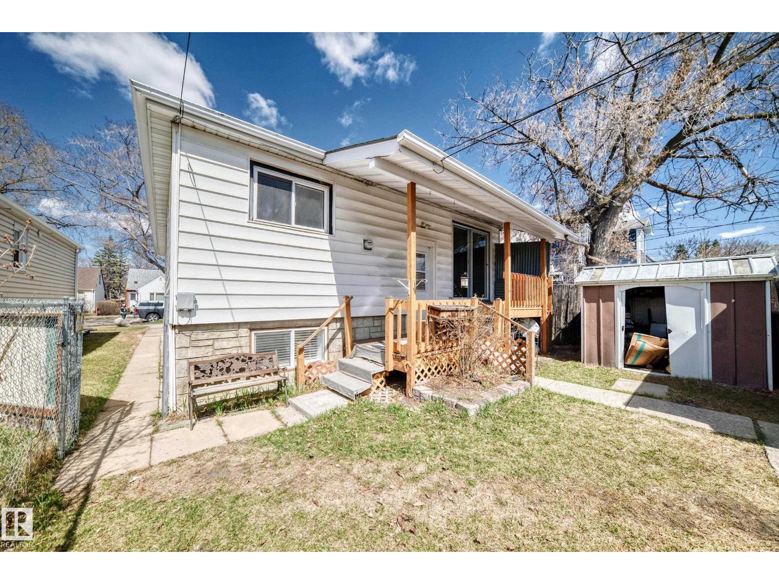 10837 65 AV NW - 56