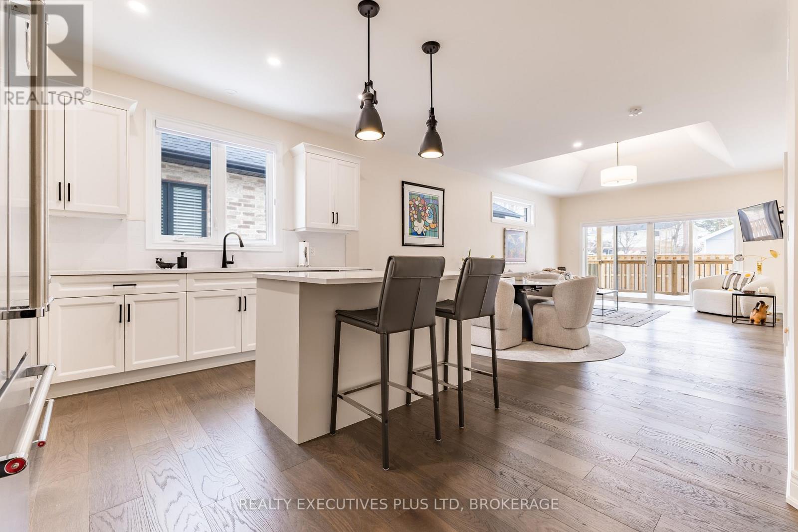 504 ROYAL RIDGE COURT - 16