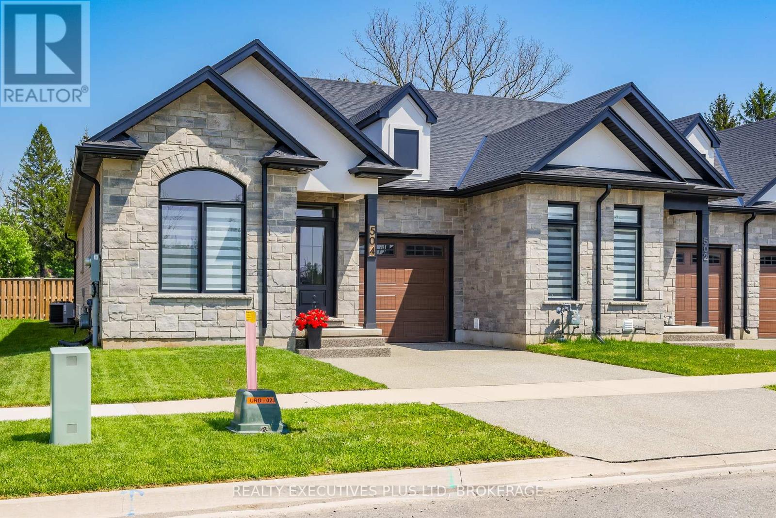 504 ROYAL RIDGE COURT - 3