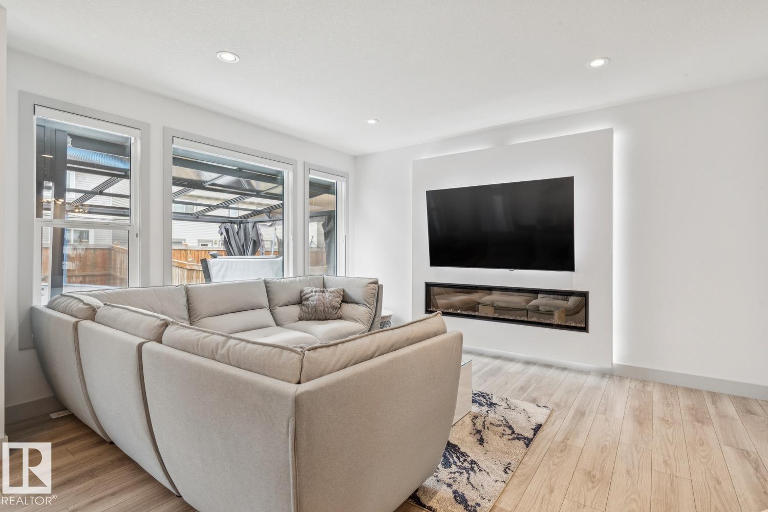 17618 63A ST NW - 13