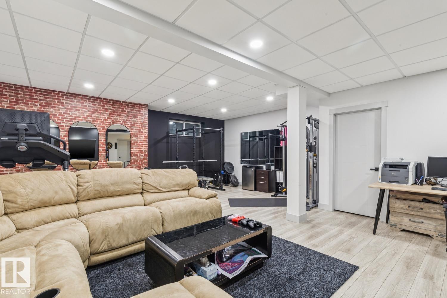 17618 63A ST NW - 44