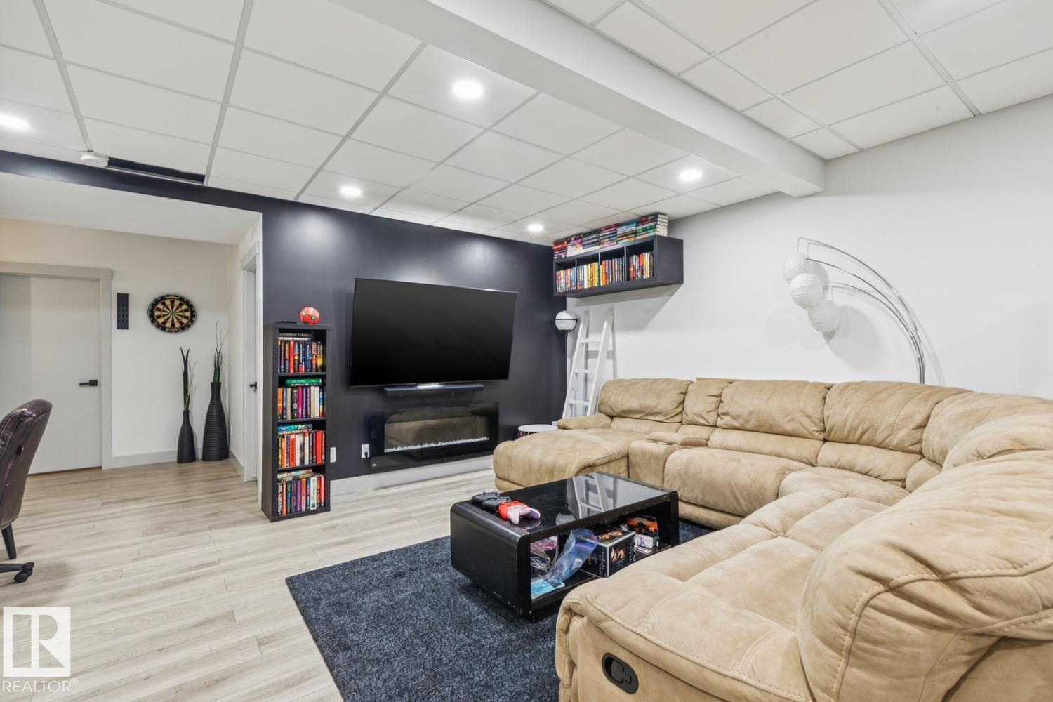 17618 63A ST NW - 47