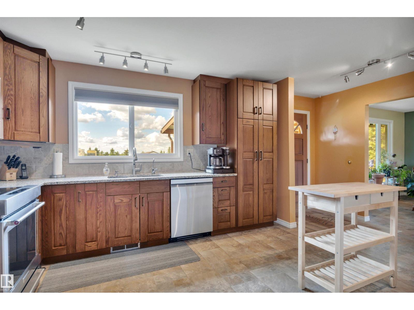 #7 53503 RGE ROAD 274 - 16
