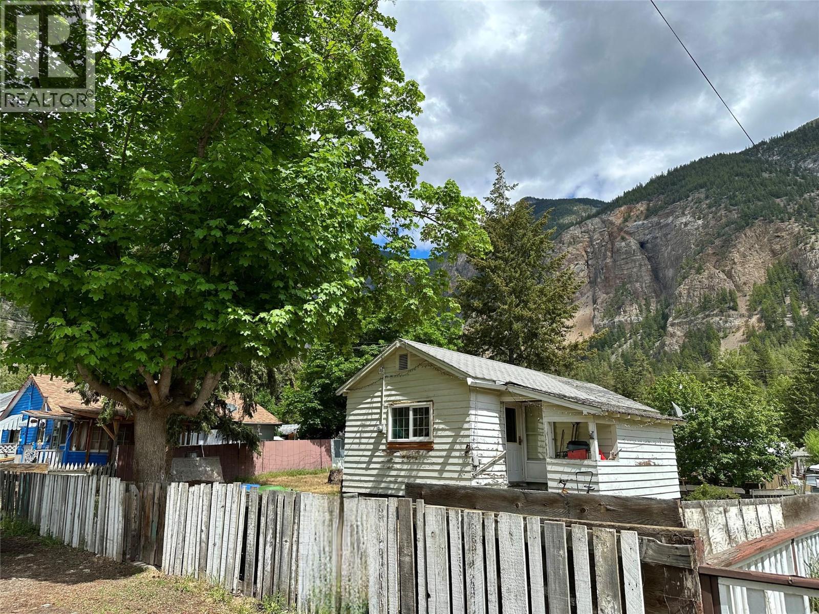 959 Cawston Avenue - 1
