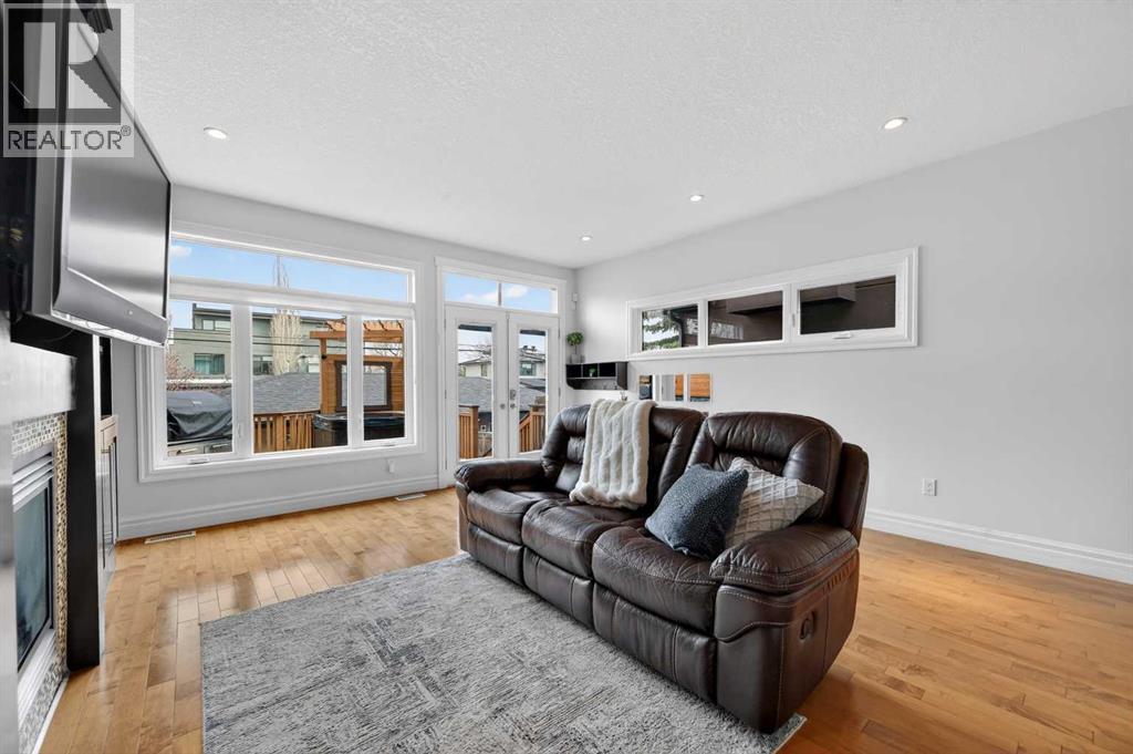 1924 48 Avenue SW - 16