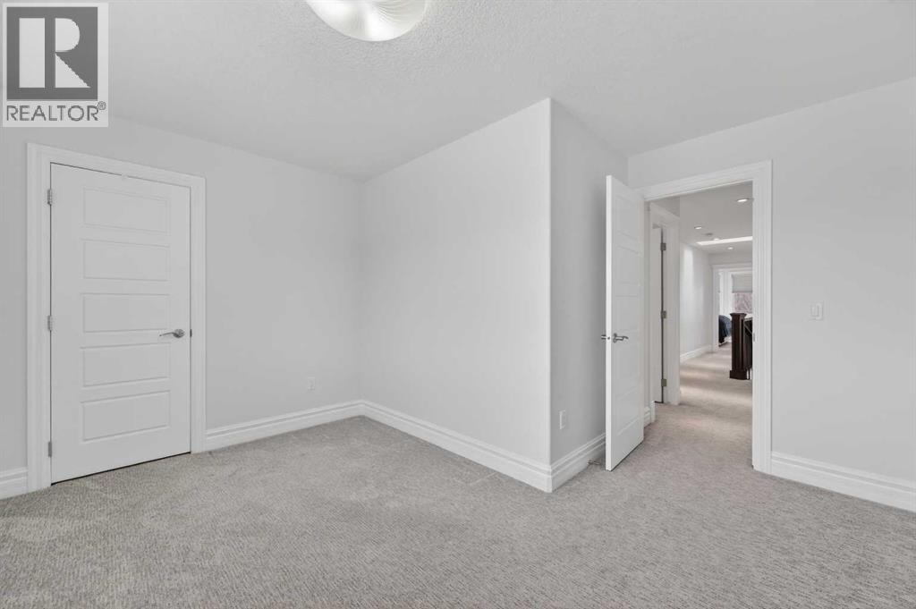 1924 48 Avenue SW - 28