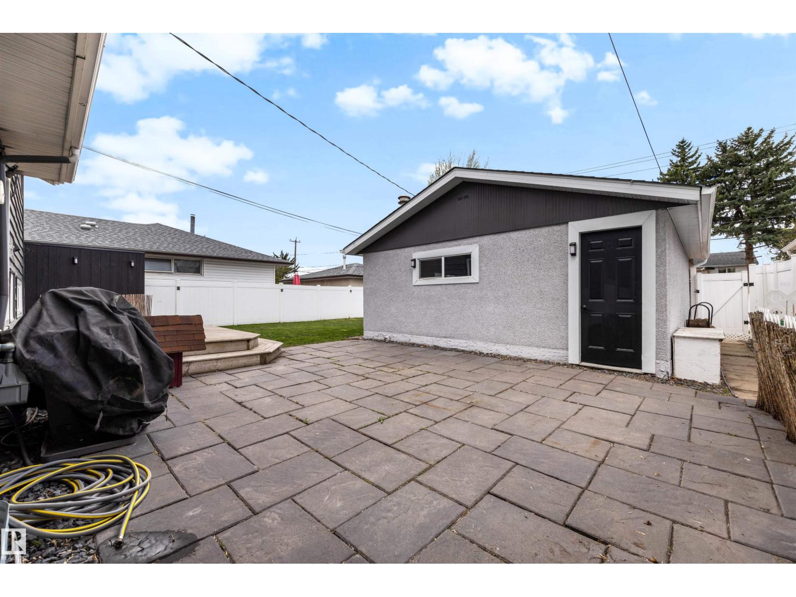 8904 168 ST NW - 14
