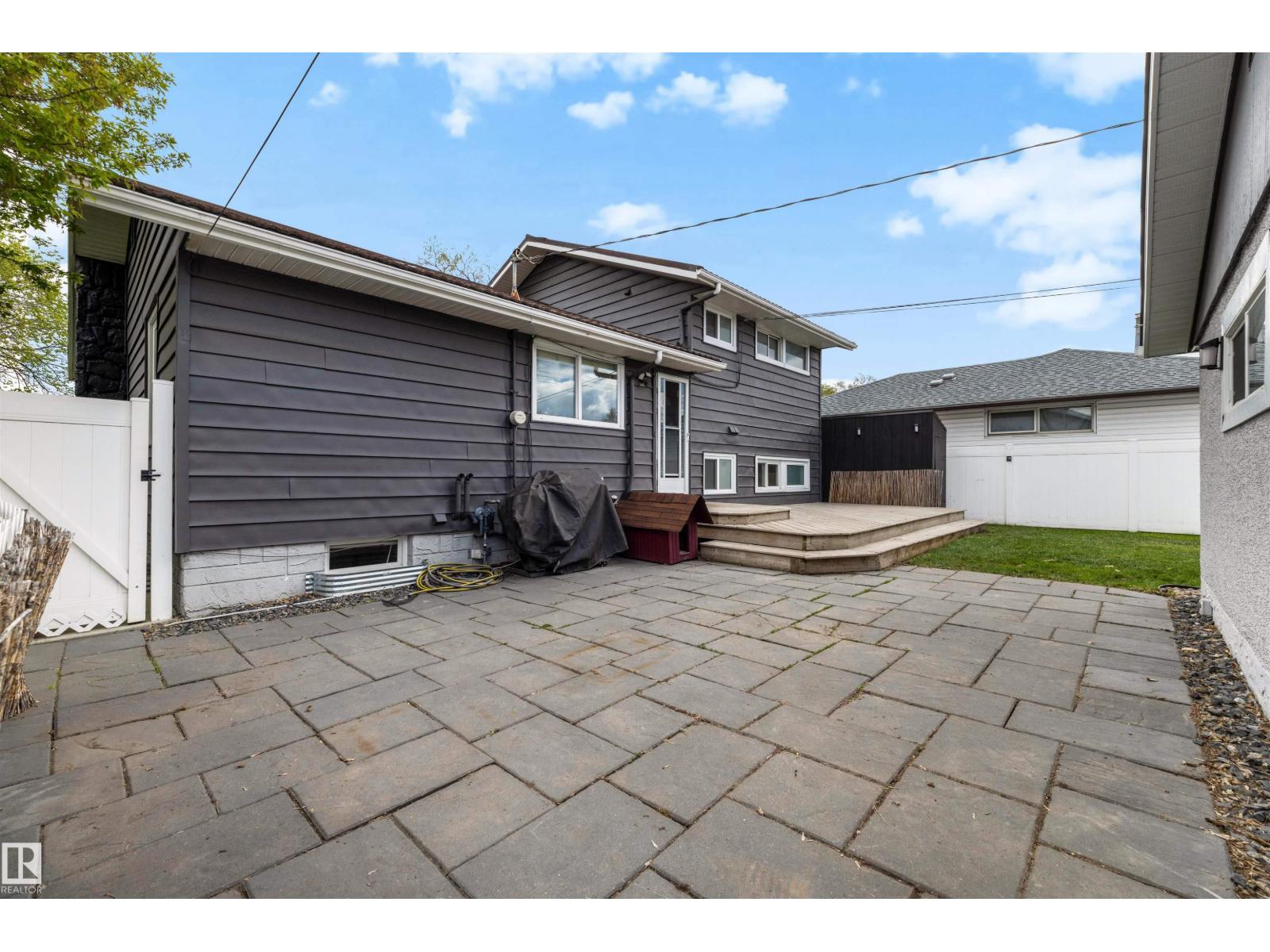 8904 168 ST NW - 15