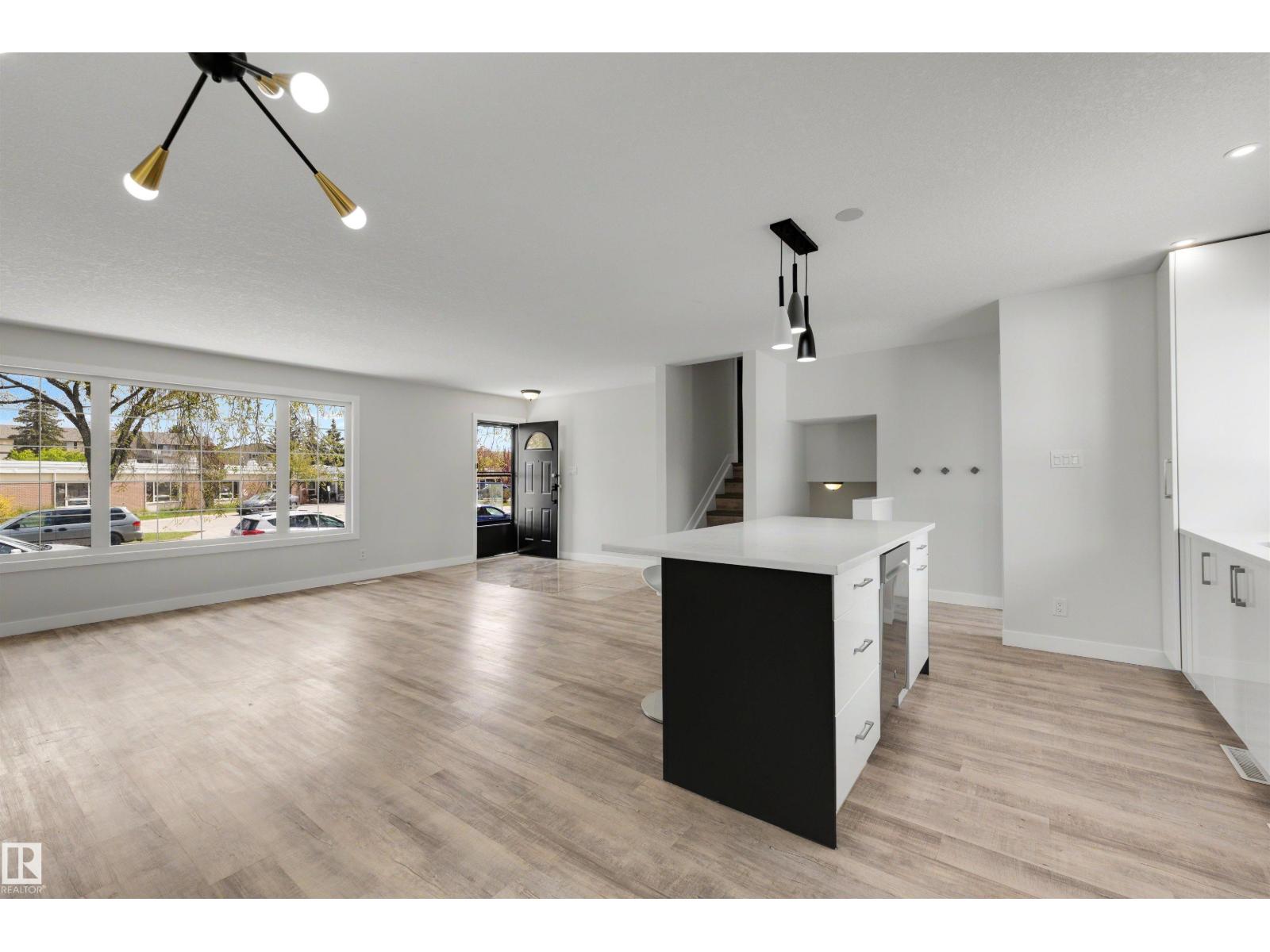 8904 168 ST NW - 18