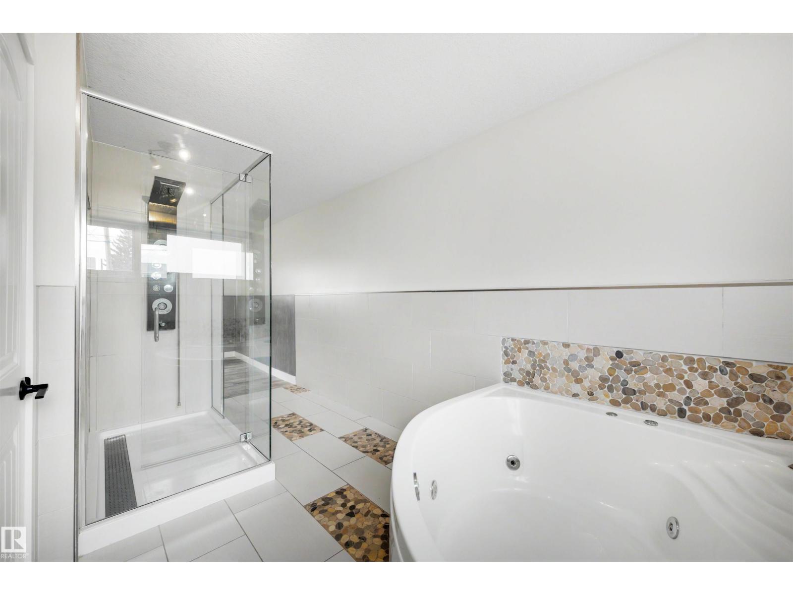 8904 168 ST NW - 32