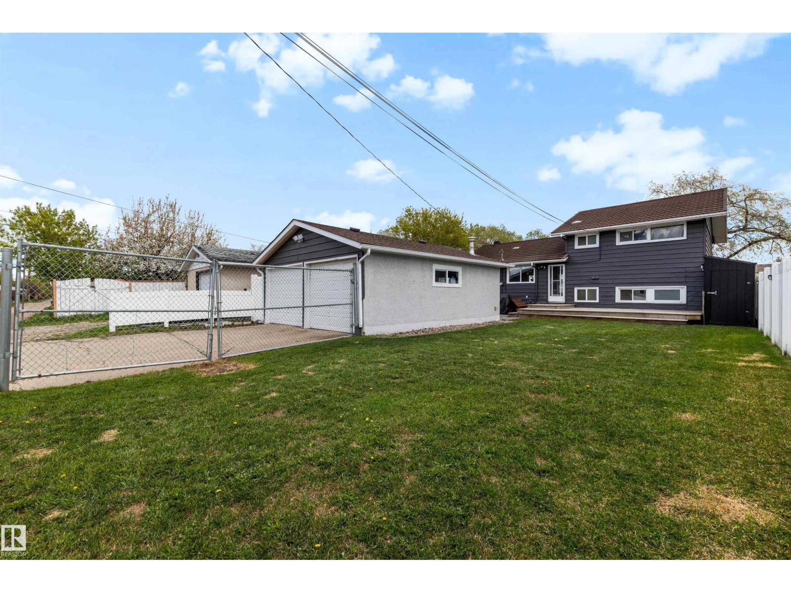 8904 168 ST NW - 38