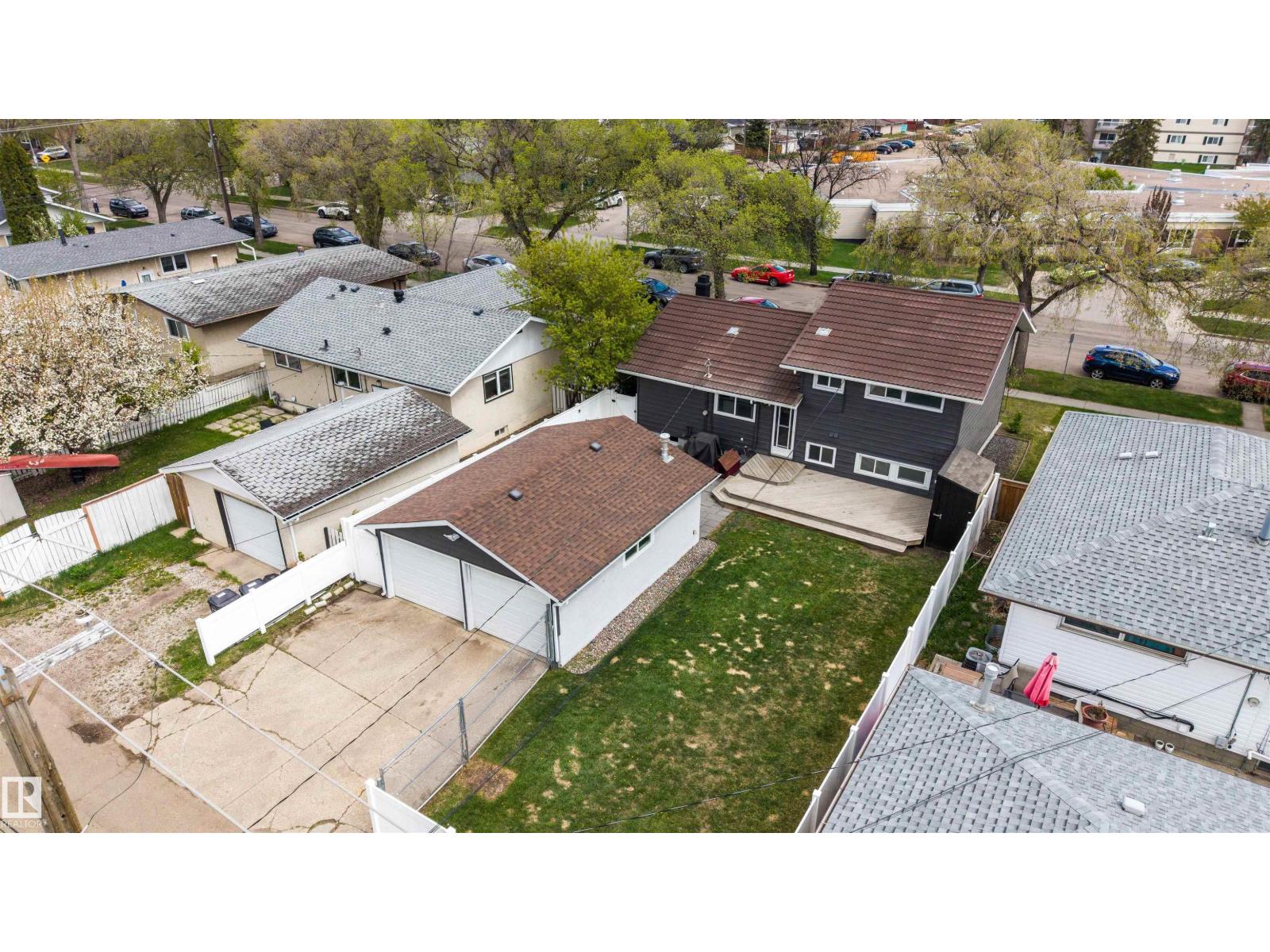 8904 168 ST NW - 45