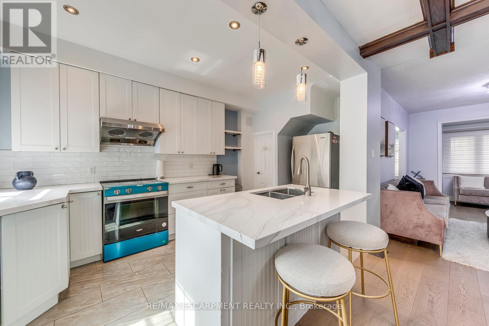 108 RUNNYMEDE ROAD - 10