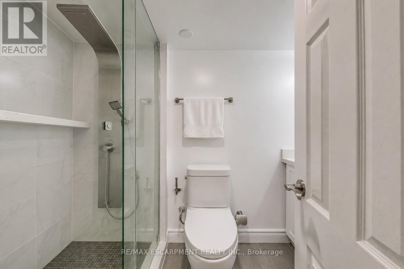 108 RUNNYMEDE ROAD - 27