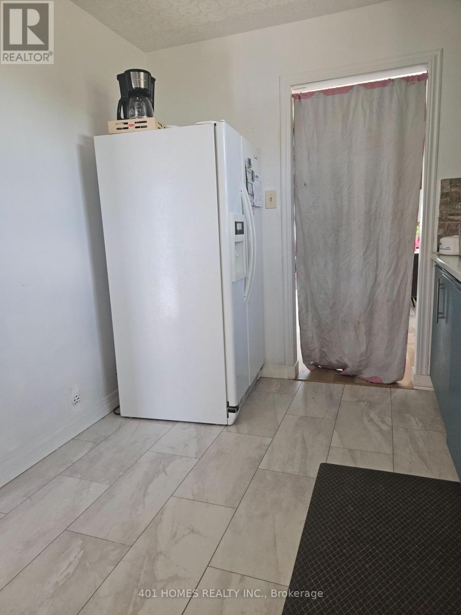 1092 BRYDGES STREET - 11