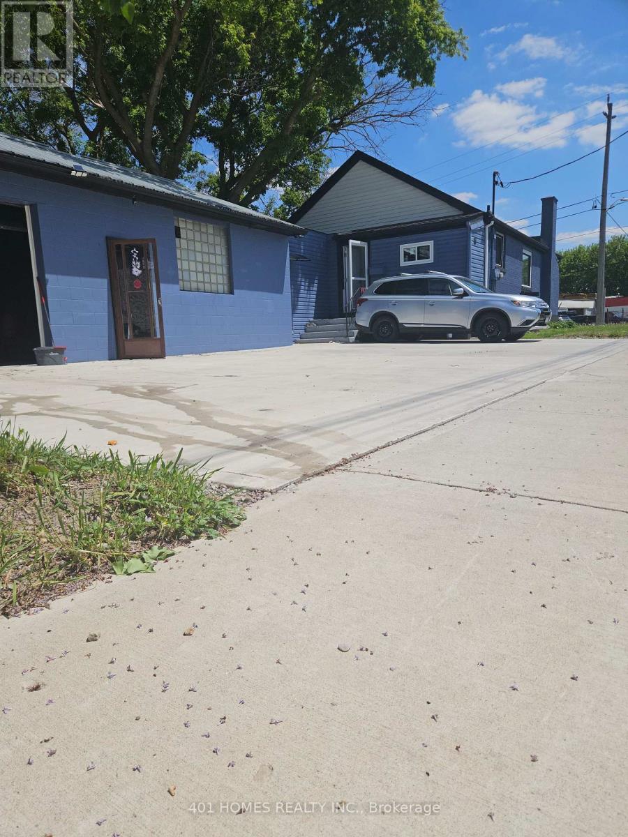 1092 BRYDGES STREET - 8