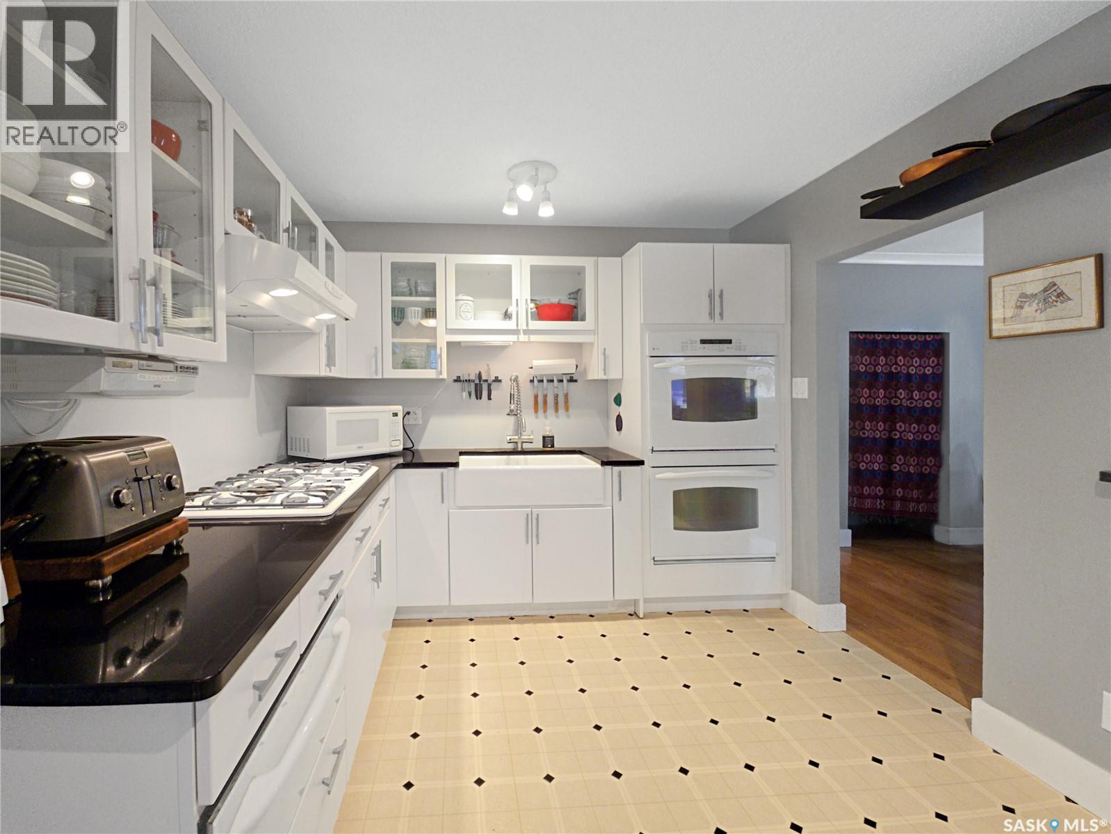 1301 W AVENUE N - 44