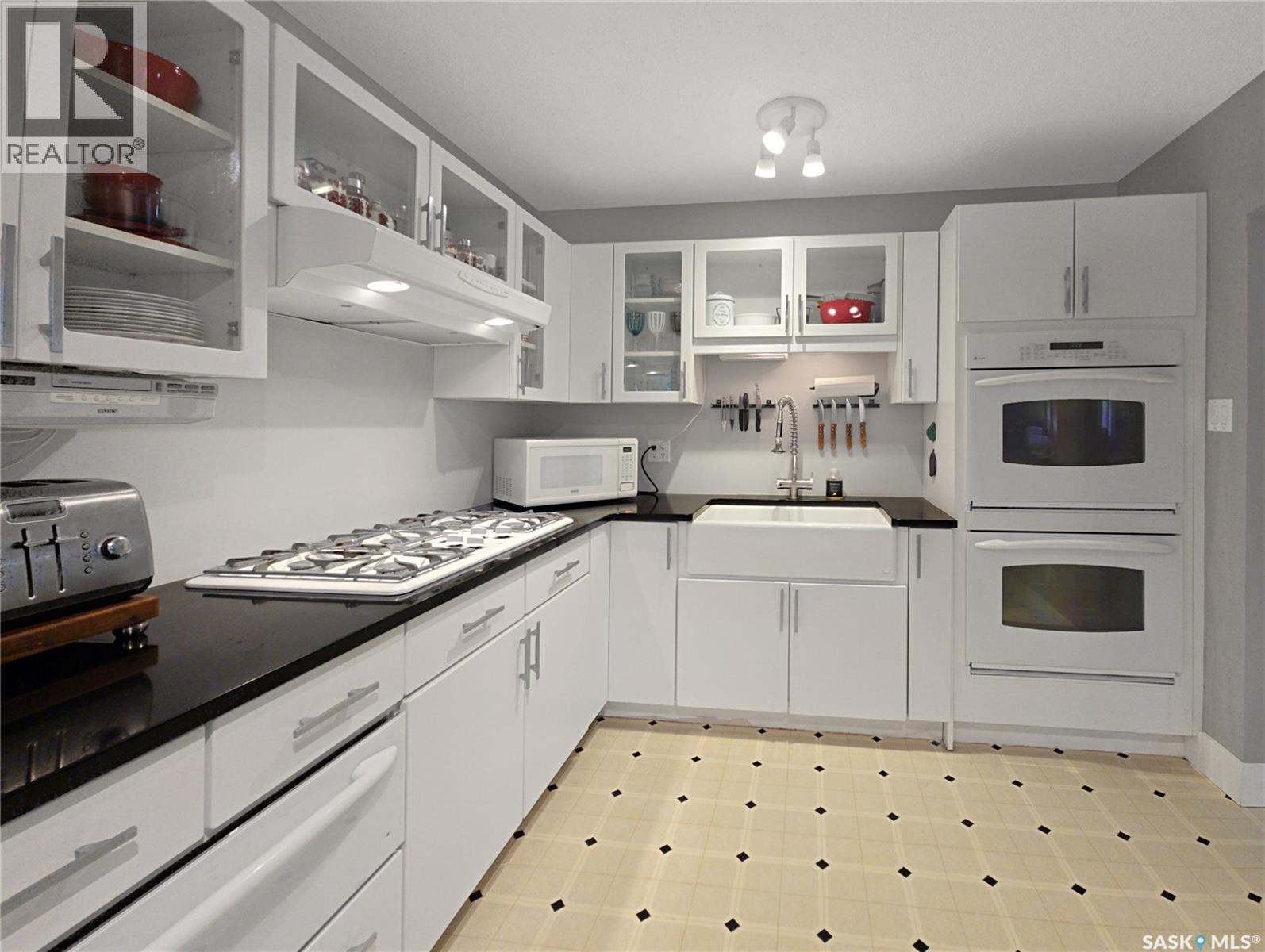 1301 W AVENUE N - 5