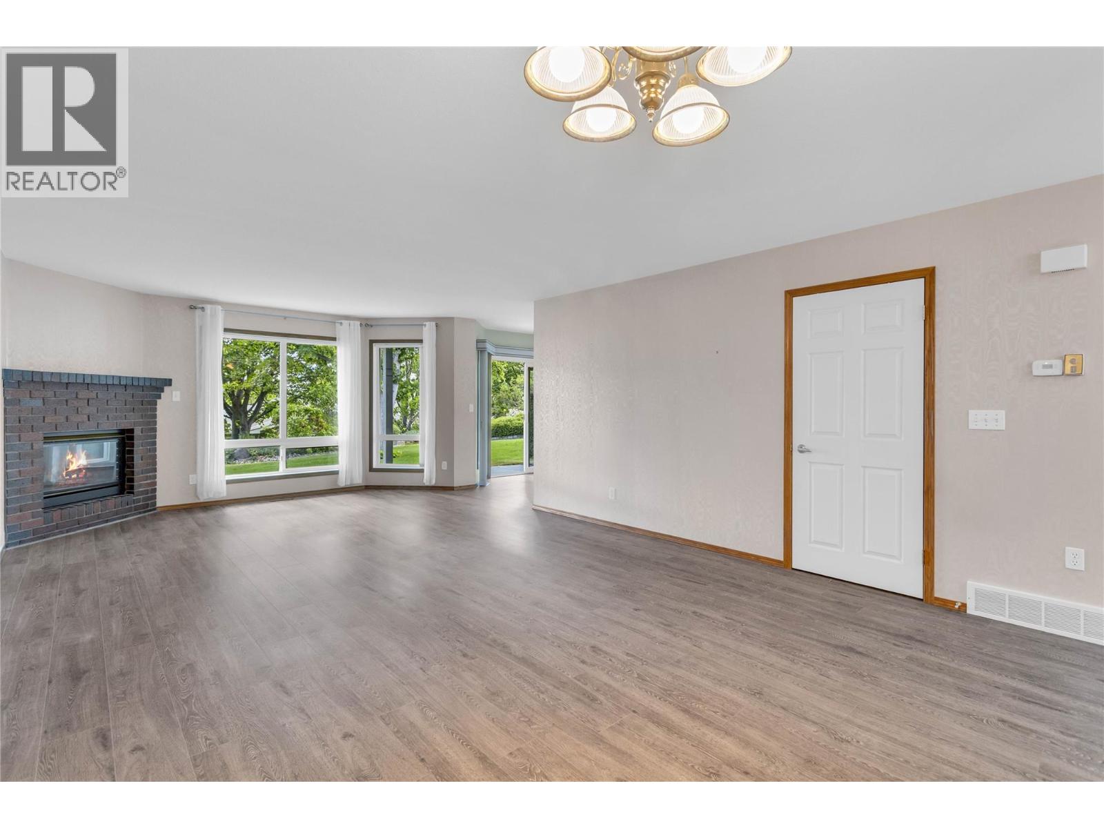 109 4035 Gellatly Road South, West Kelowna