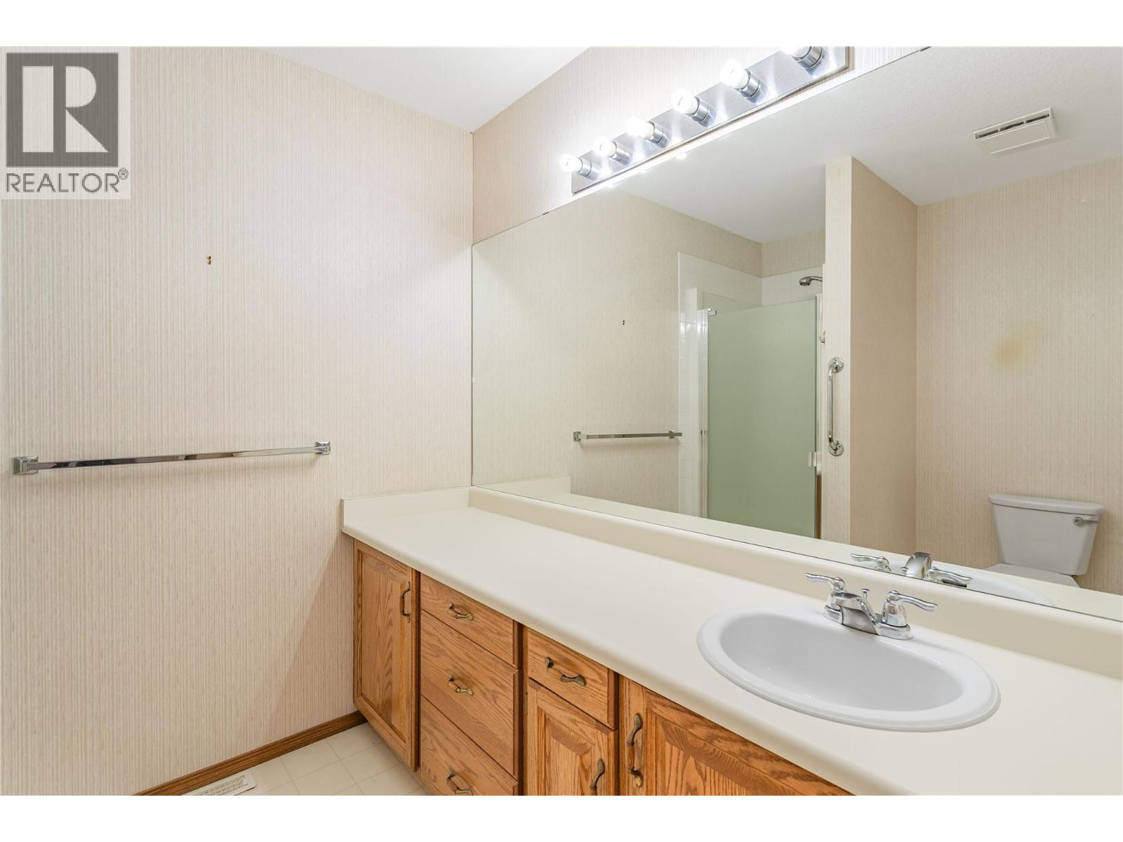 109 4035 Gellatly Road South, West Kelowna