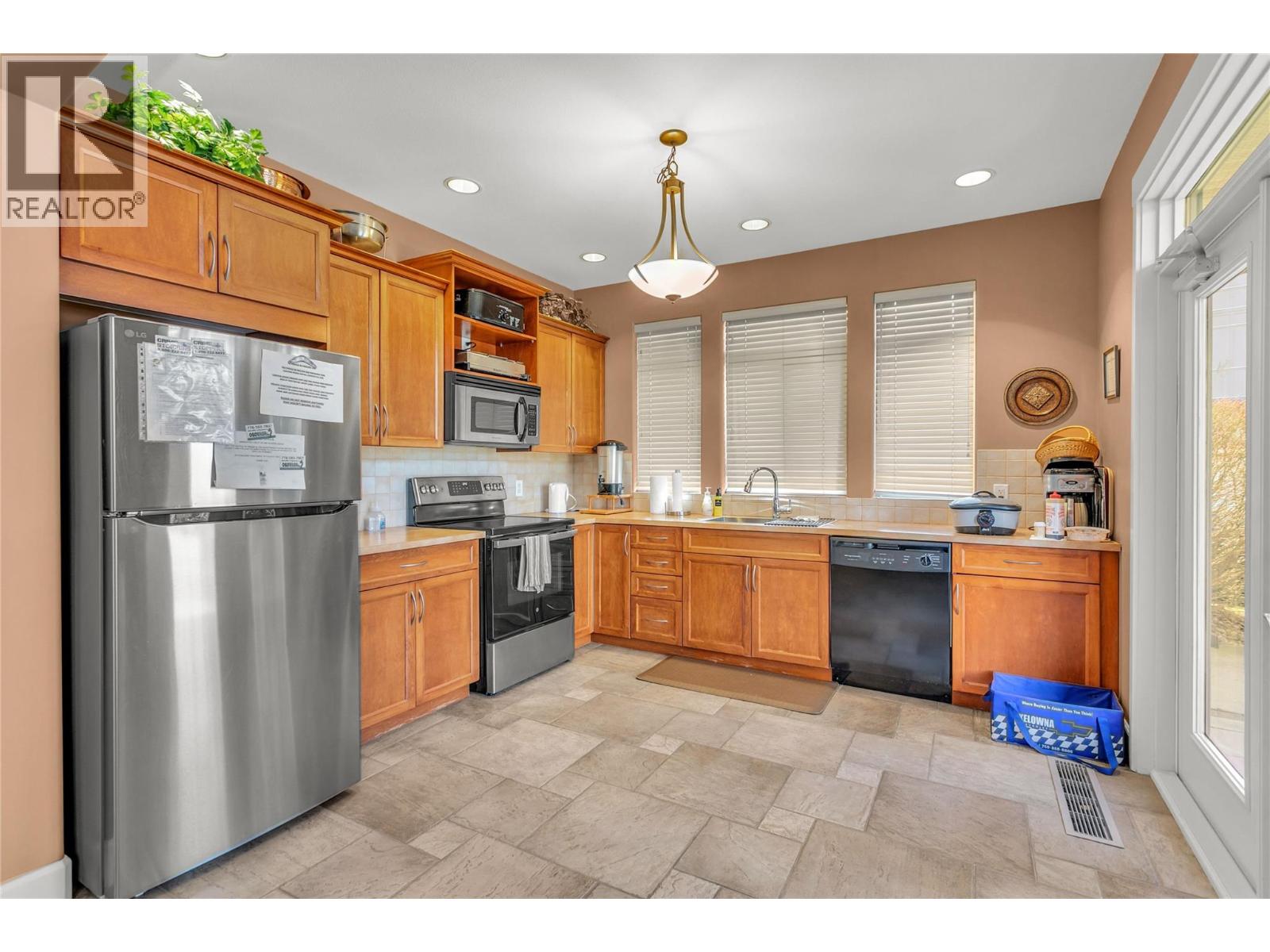 109 4035 Gellatly Road South, West Kelowna